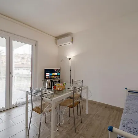 Il Gattino Di Porto - 2 - Bilocale Terrazzo Piscina * Imperia